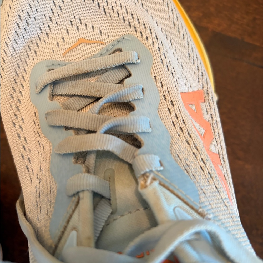 Hoka Bondi 8 size 8.5 WIDE-Light Gray with Yellow Midsole and Coral Accents - Picture 5 of 9